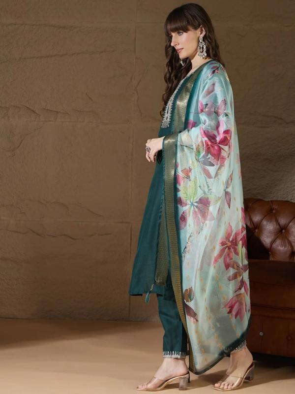 VP 9719 G Women Kurta and Trousers Pant Sets Cotton Blend
